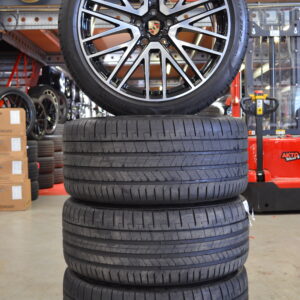 Org Porsche Cayenne Breedset + zeer licht gebruikte Zomerbanden