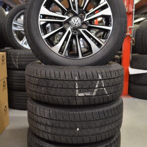 Volkswagen Transporter T5 17" Velgen Org. + All Seasonbanden