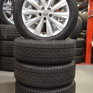 Volkswagen Polo 16" Velgen Org. + All Seasonbanden