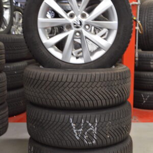 Skoda Octavia 16" Velgen Org. + All Seasonbanden