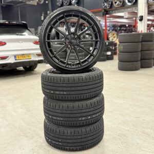 Audi A3 19" Haxer HF019F Velgen +Zomerbanden