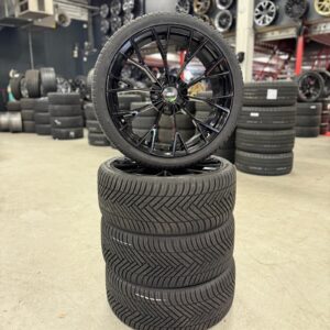 VW Golf 19" Velgen Glans Zwart + Hankook Allseason banden